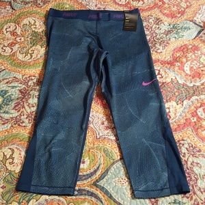 Nike capri leggings